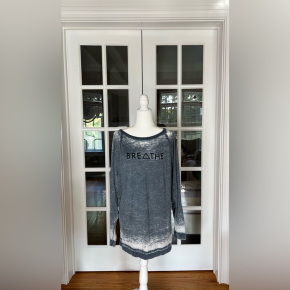$80 Sweaty Betty Distressed Long Sleeve Top Sz L - Picture 2 of 3